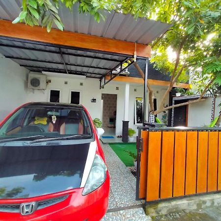 Shifana Homestay Syariah Джокякарта Екстериор снимка