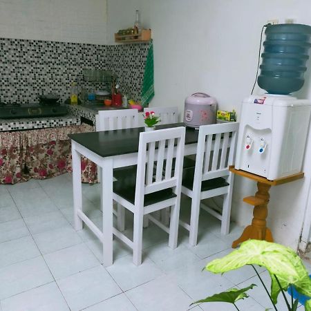Shifana Homestay Syariah Джокякарта Екстериор снимка