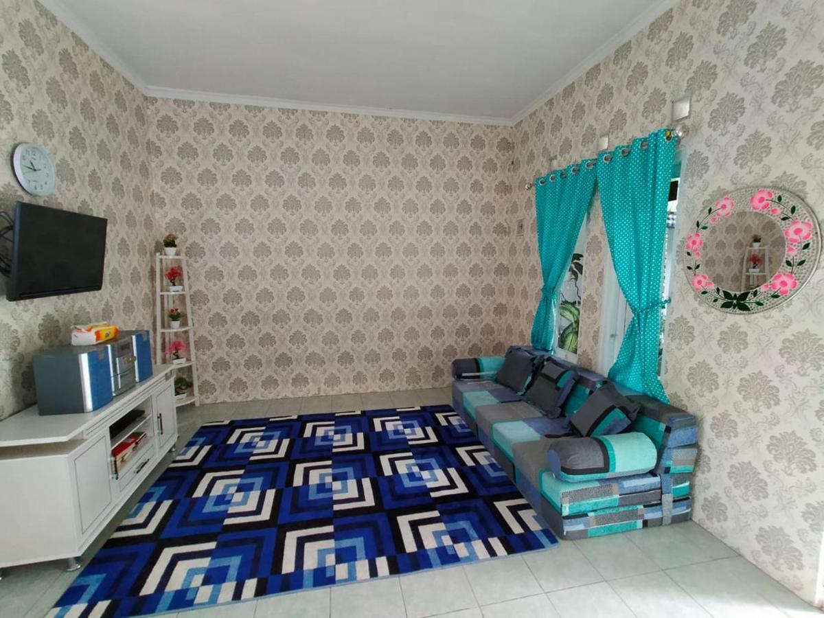 Shifana Homestay Syariah Джокякарта Екстериор снимка