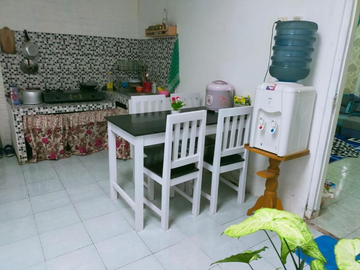 Shifana Homestay Syariah Джокякарта Екстериор снимка