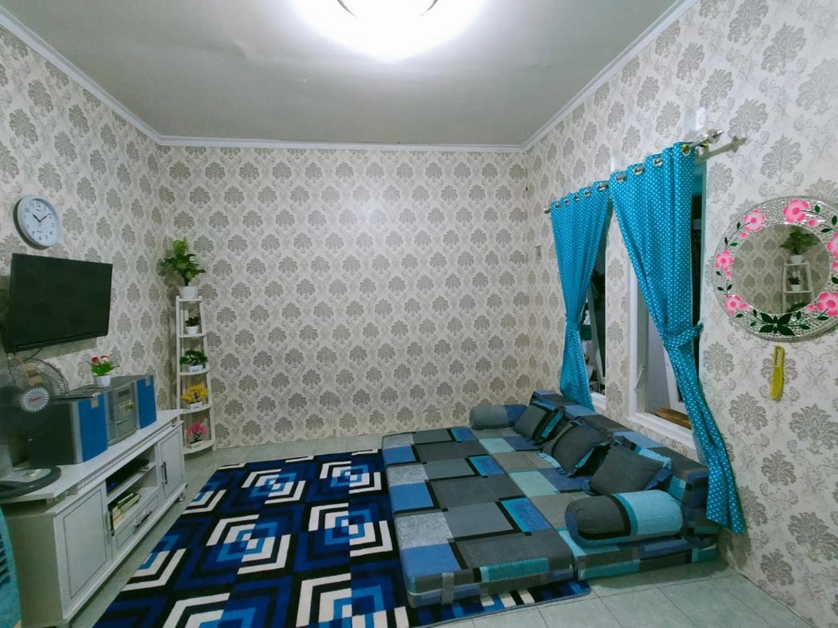 Shifana Homestay Syariah Джокякарта Екстериор снимка