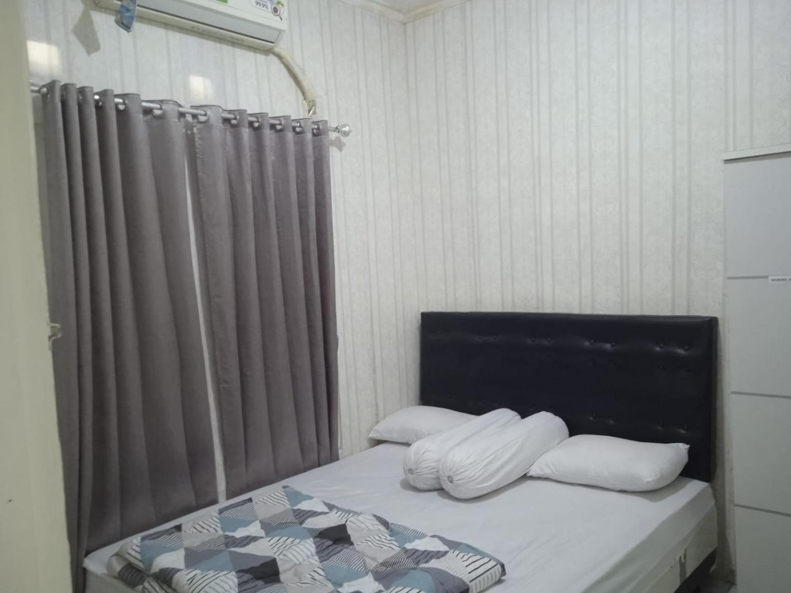 Shifana Homestay Syariah Джокякарта Екстериор снимка